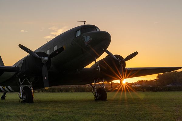 dakota-dc3-at-sunrise-30-8-25-re-sizeC372FEDE-14CE-1B34-5E72-C5502FD711F2.jpg